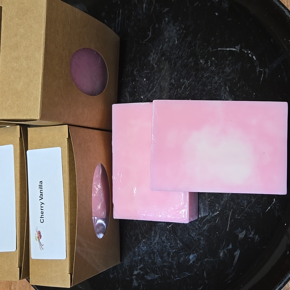 LAST 1❤️!Hand Crafted Cherry Vanilla Shea Butter Soap 4oz Bar - Picture 4 of 9